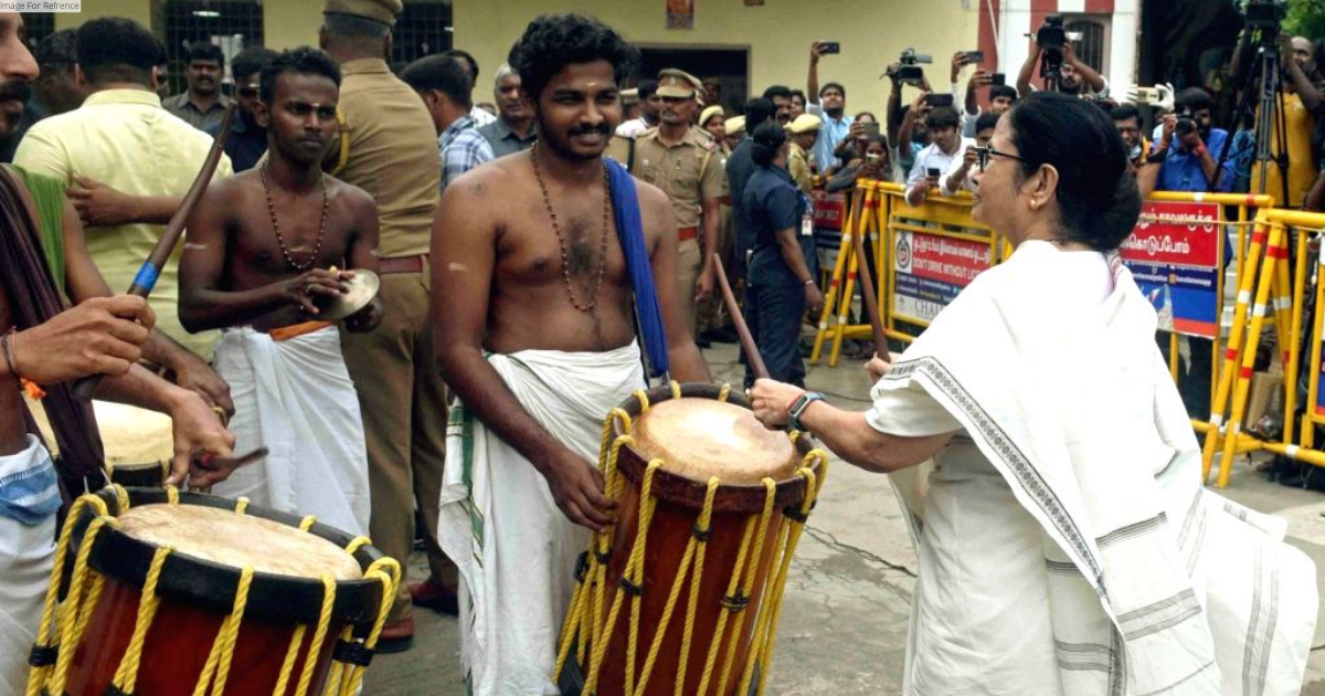 Mamata Banerjee plays drums at family function of WB Governor in Chennai